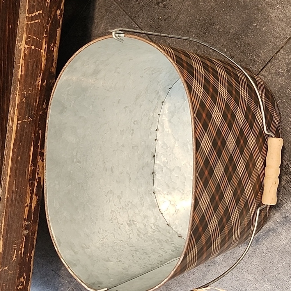 Plaid Container - Picture 2 of 3